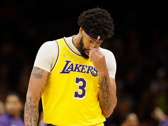 NBA Injury Update: Anthony Davis gets hit in the head, exits the game