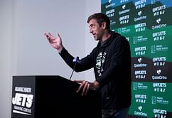 NFL Insider reveals how Aaron Rodgers' presence in locker room has affected Jets players (EXCLUSIVE)