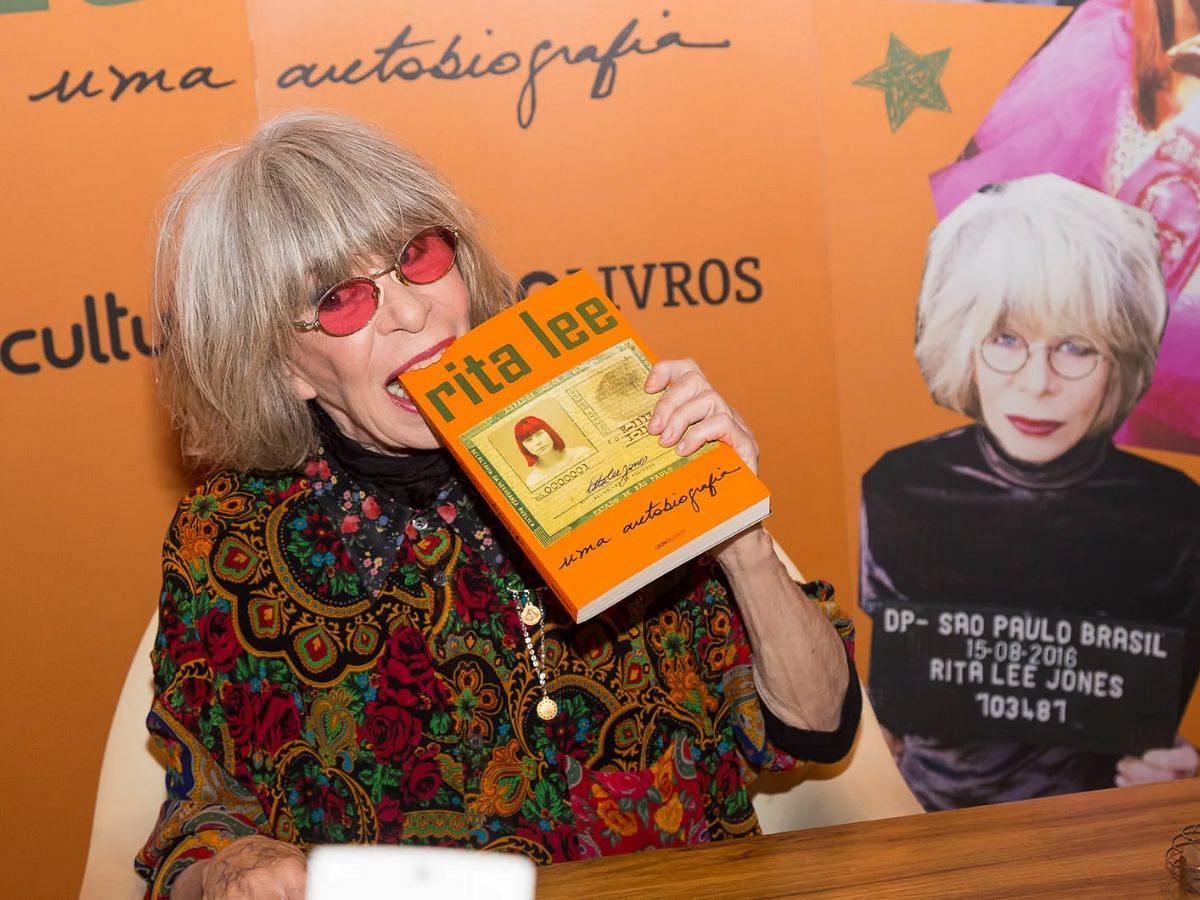 Her autobiography, Rita Lee: Uma Autobiografia, was a bestseller (Image via Editora Globo)