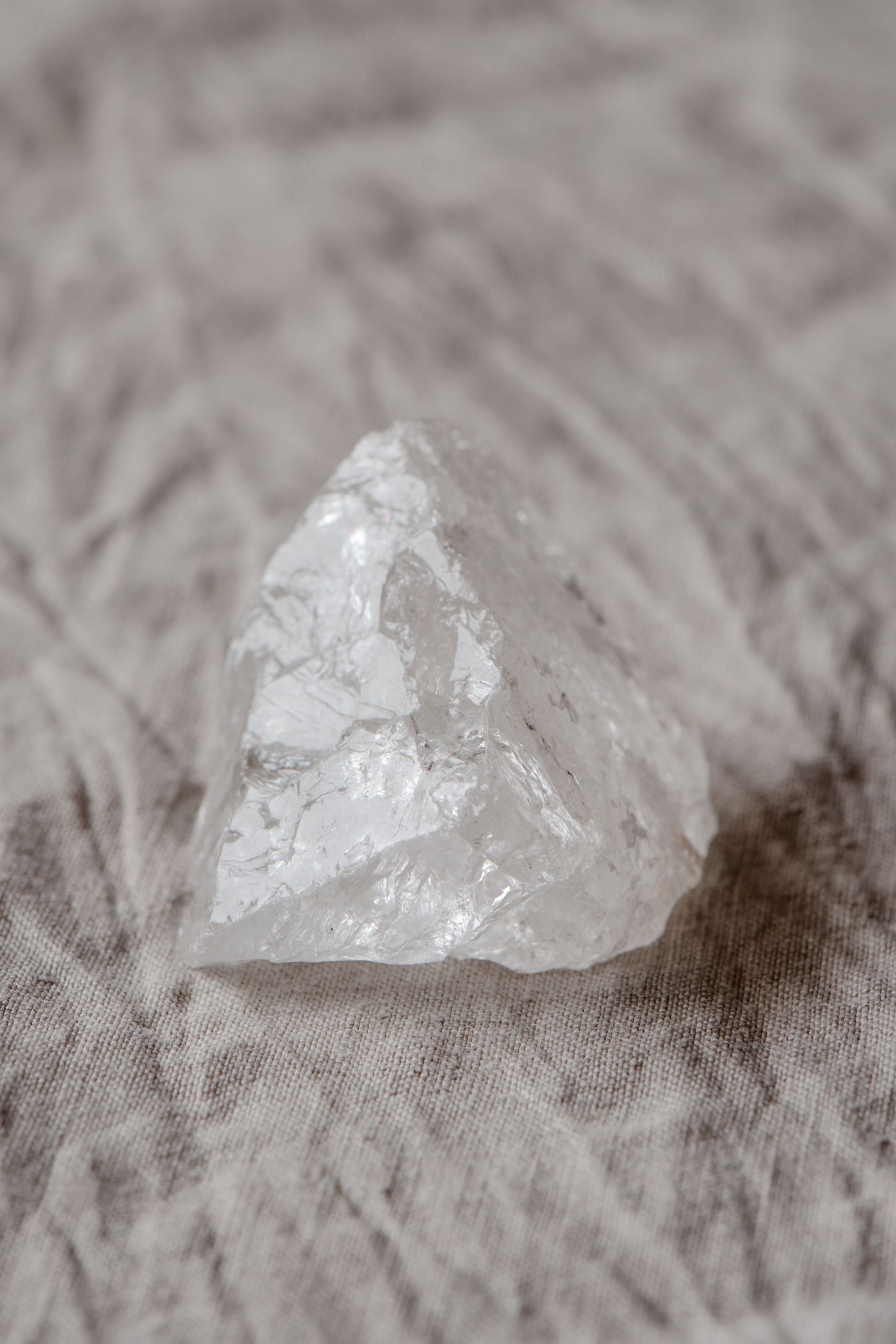 Clear quartz is said to improve sleep quality. (Image via Pexels)