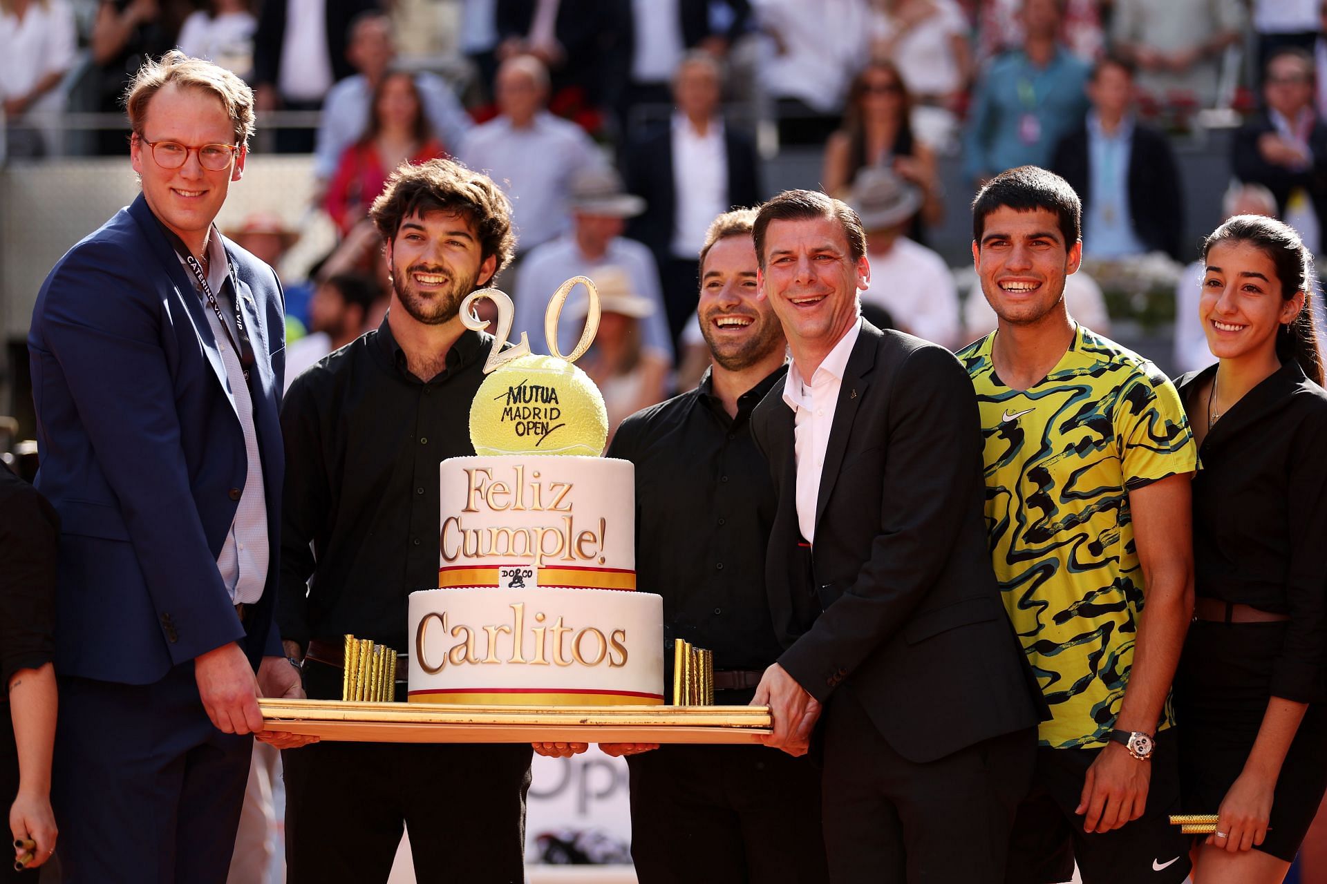Carlos Alcaraz presented with a cake at the 2023 Madrid Masters