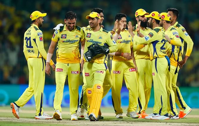 "Amazing to see him make those changes and the field placements" - Deep Dasgupta on CSK skipper MS Dhoni