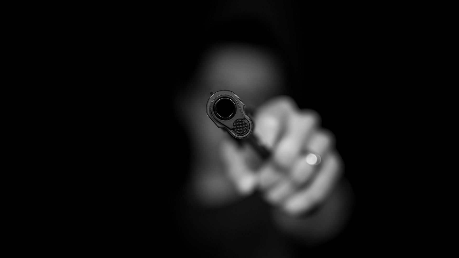 Police shooting of shoplifting suspect leaves Netizens outraged (Image via Unsplash/Max Kleinen)