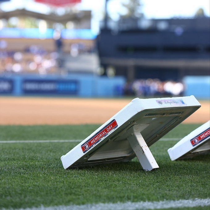 Red Poppy Flower Patches Across MLB on Memorial Day – SportsLogos