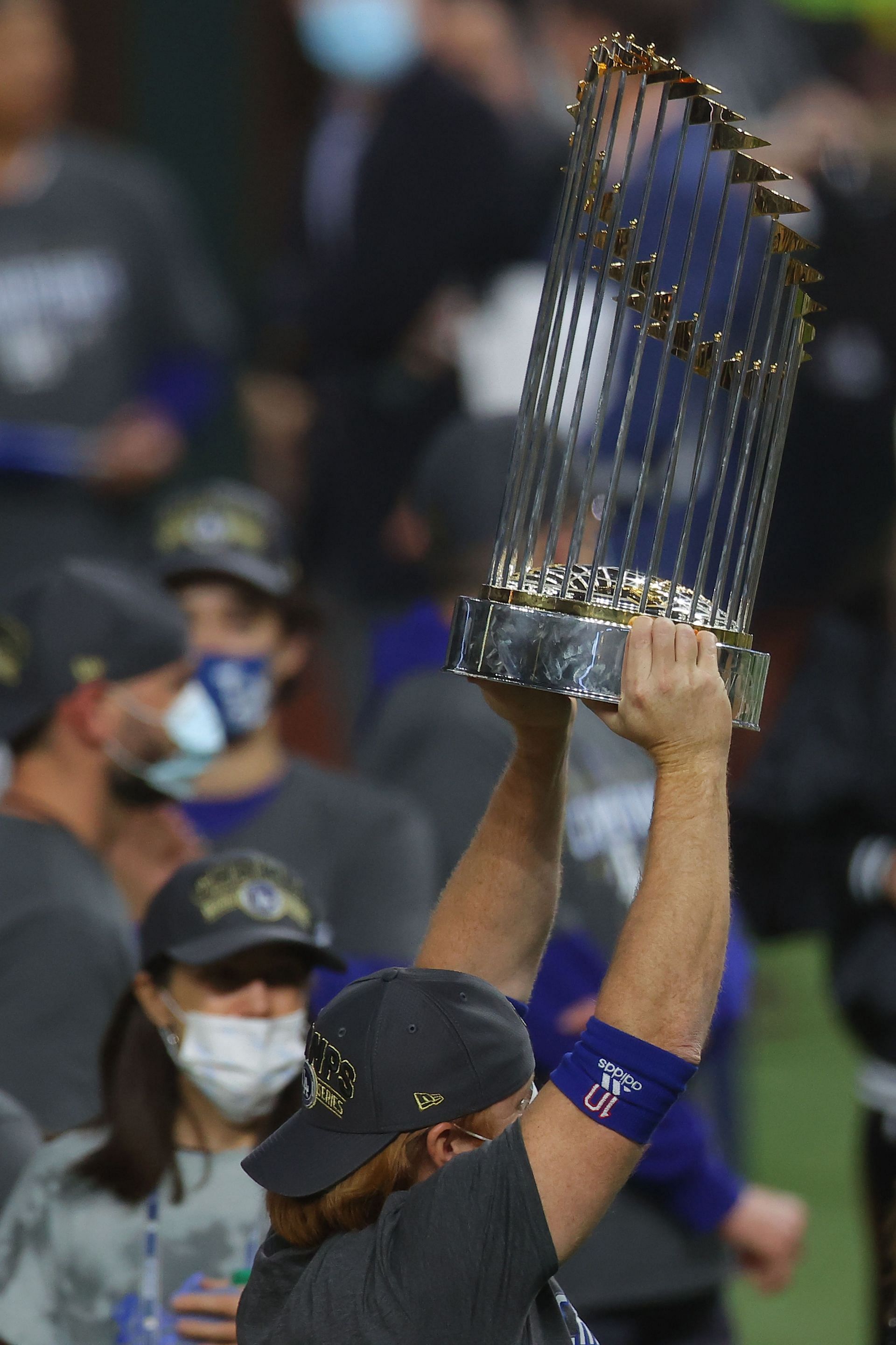 Justin Turner returning to World Series champion Dodgers