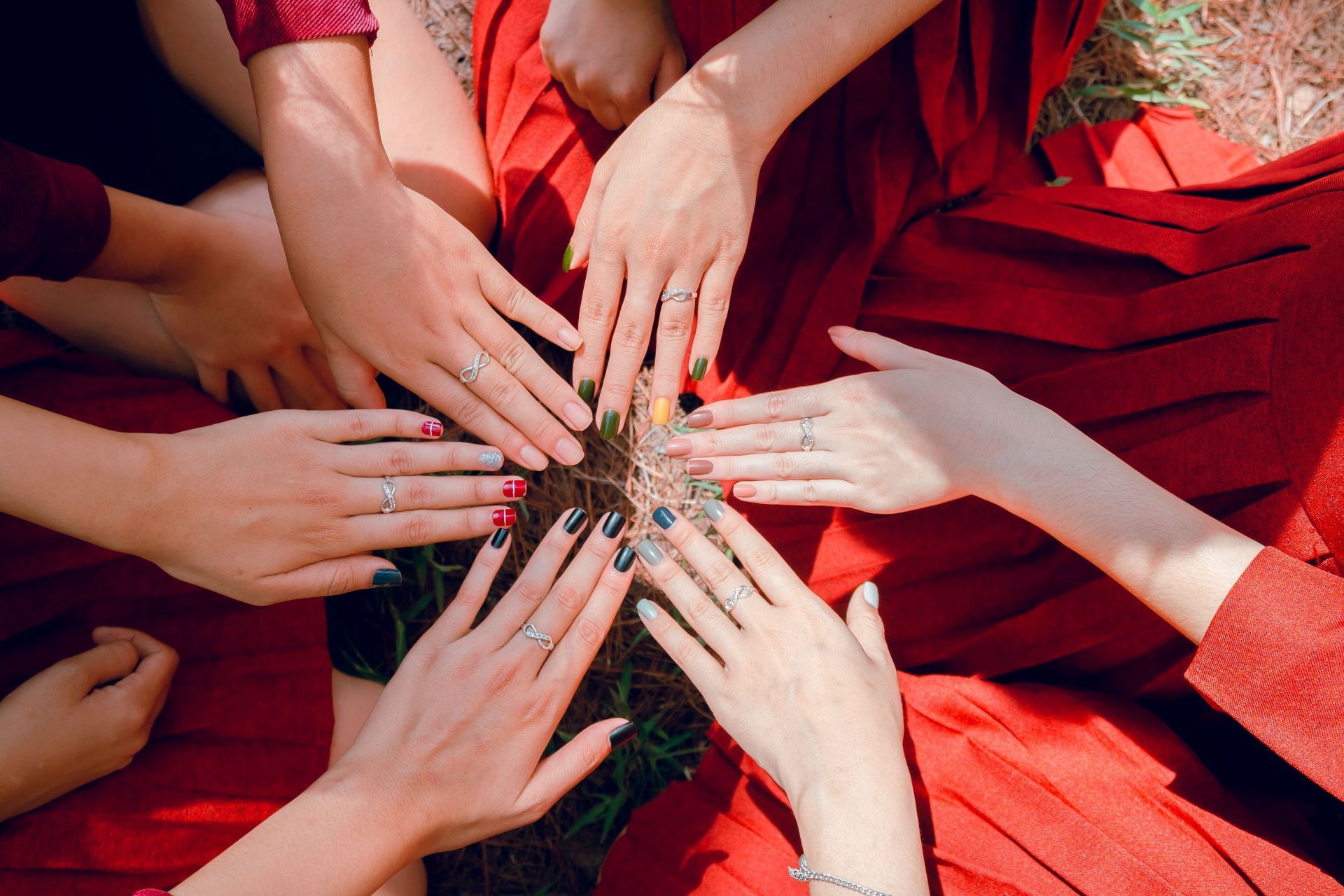 Biotin for nails and thickness. (Image via Pexels/ This is Zun)