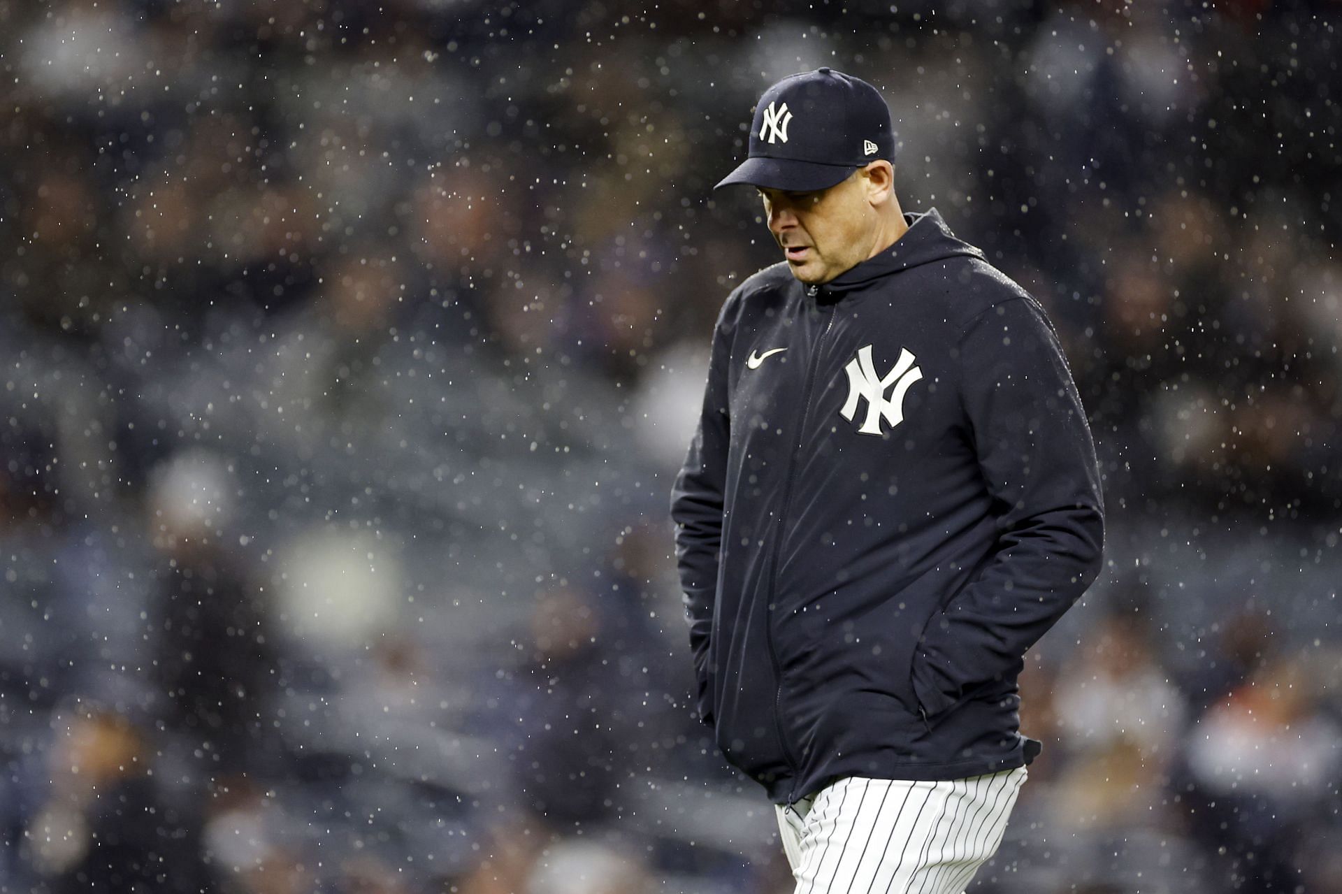 Yankees manager Aaron Boone ejected in game vs. Blue Jays
