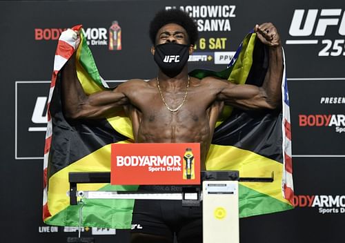 Aljamain Sterling should enjoy a size advantage over Henry Cejudo