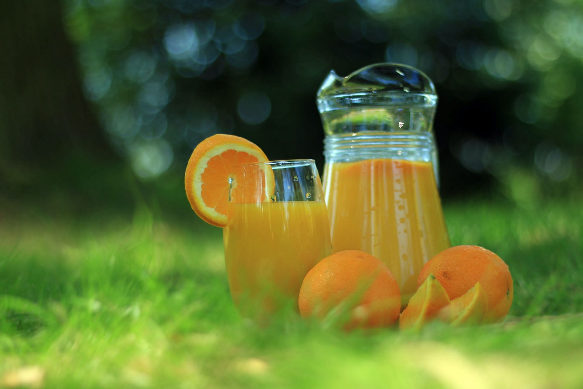 Orange juice and sore throat. (Image via Pexels/ Jeshoots)