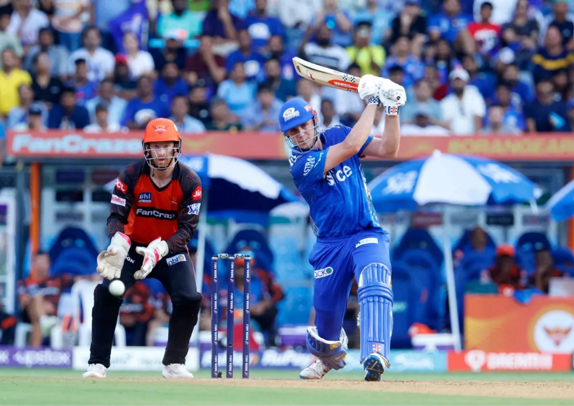 Cameron Green (R) has been in red-hot form for MI in the last few games (Picture Credits: BCCI).