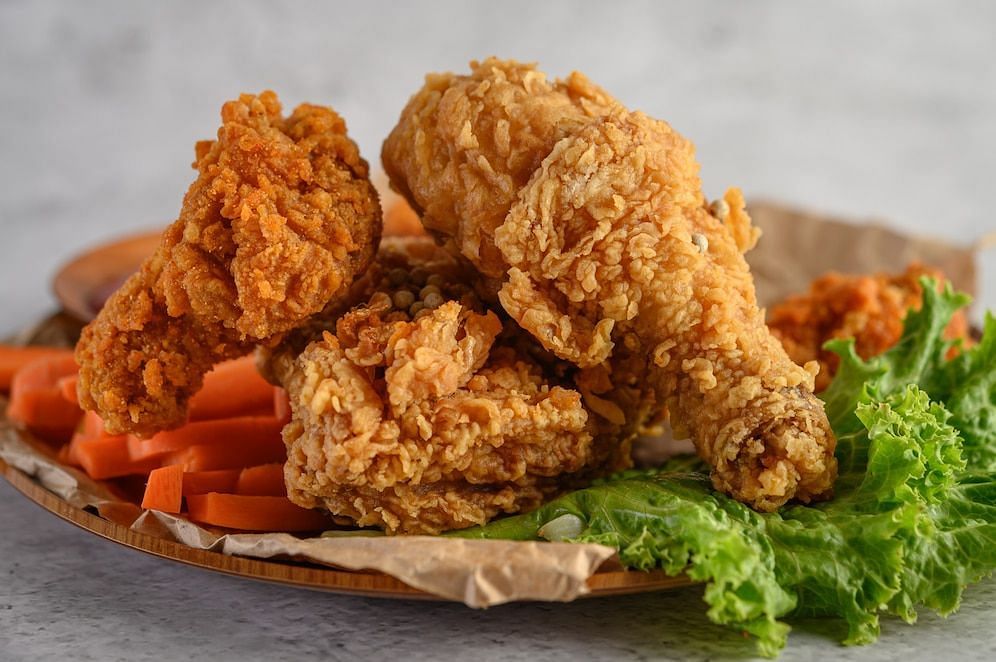 Fried foods should not be consumed every day (image via pexels/jcomp)