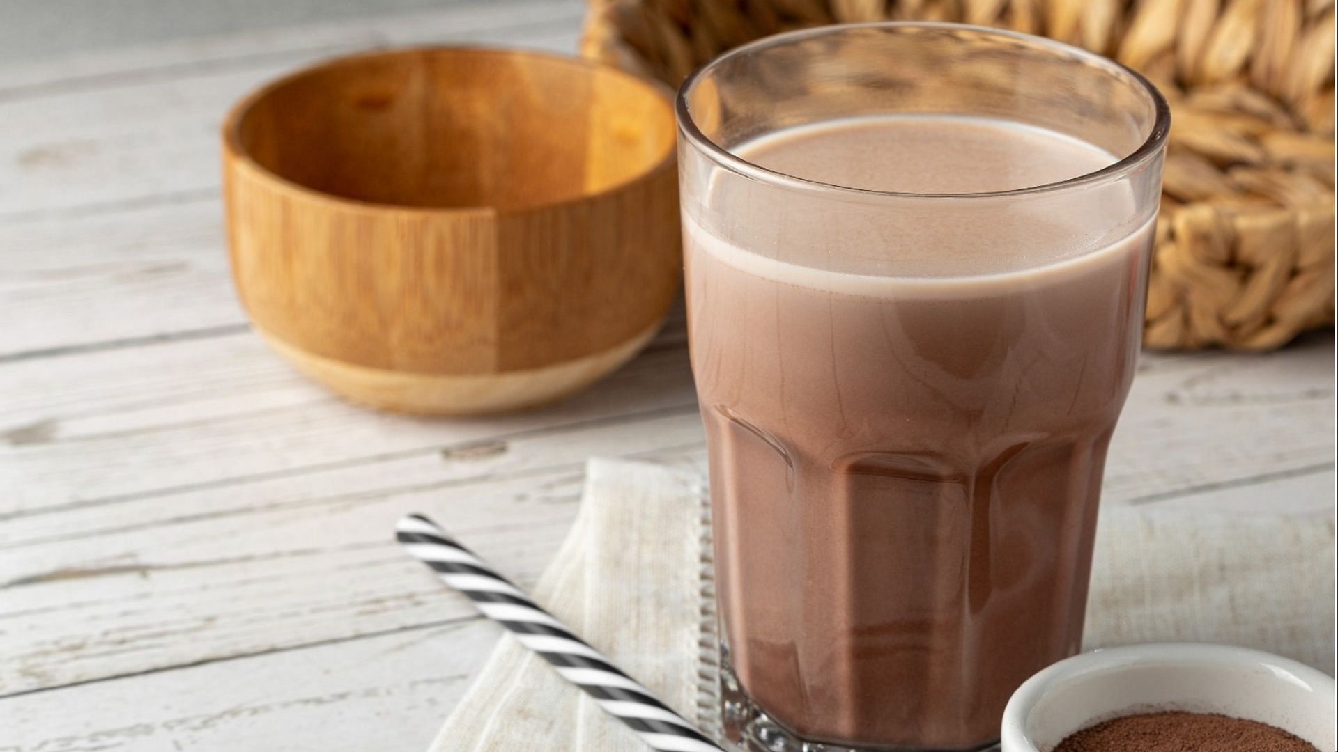 USDA considering a ban on chocolate milk in schools across the country (Image via WS Studio/ Getty Images)