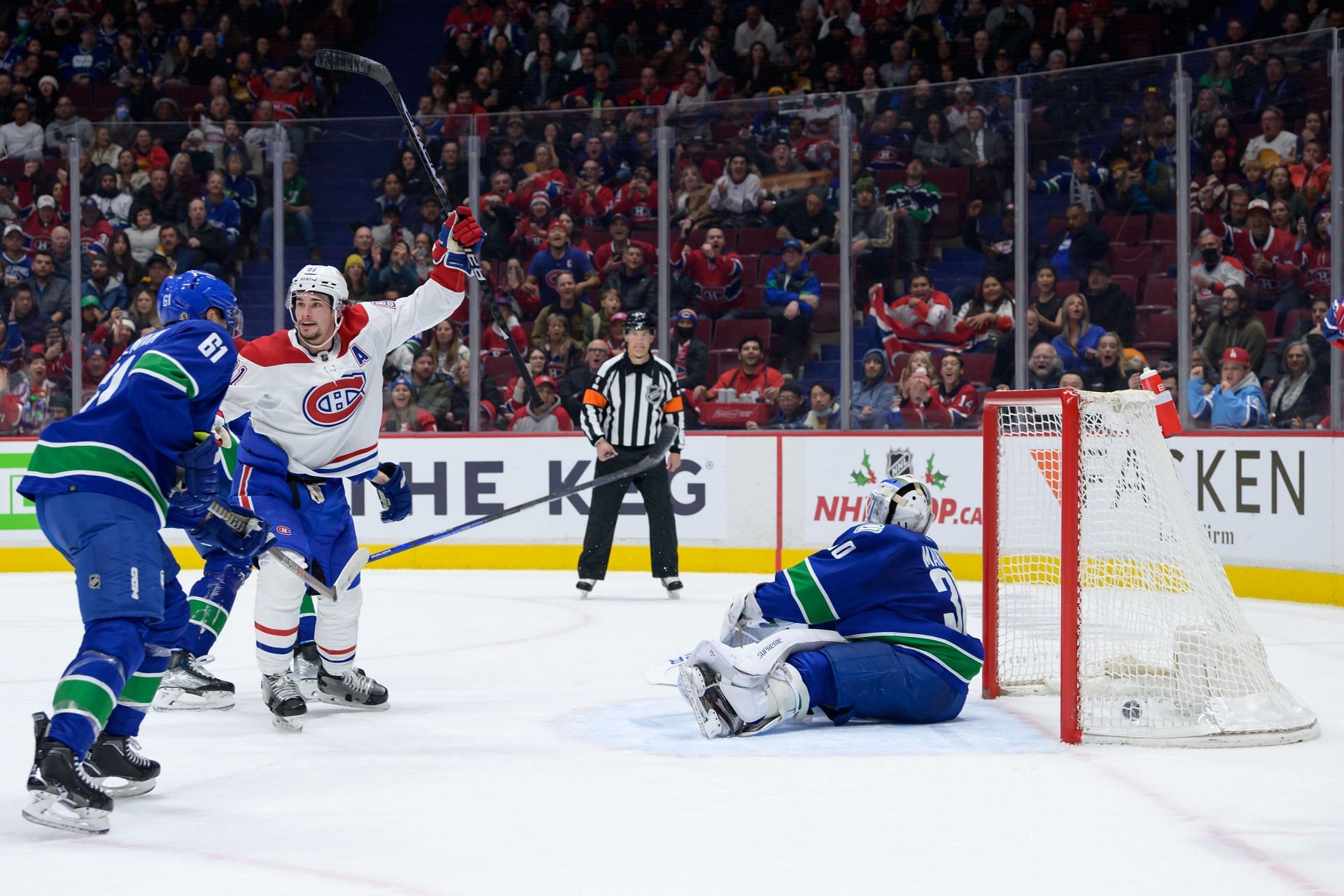 Montr&eacute;al Canadiens v Vancouver Canucks