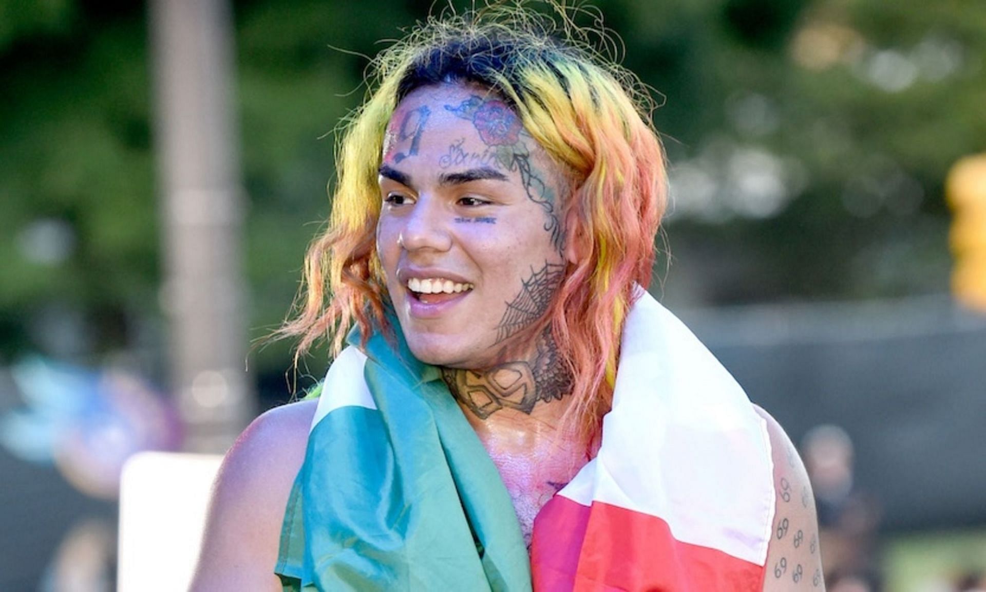 6ix9ine gay