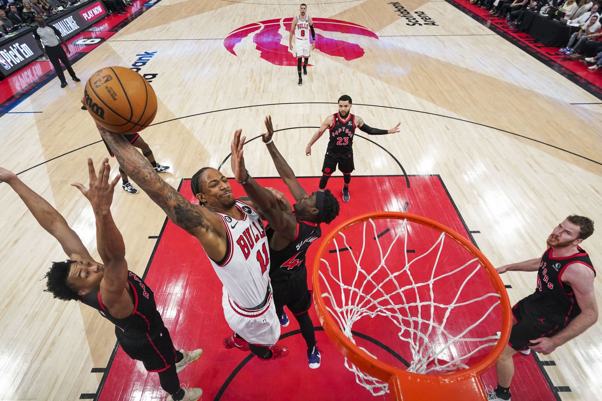 DeRozan is a fantastic scorer (Image via Getty Images)