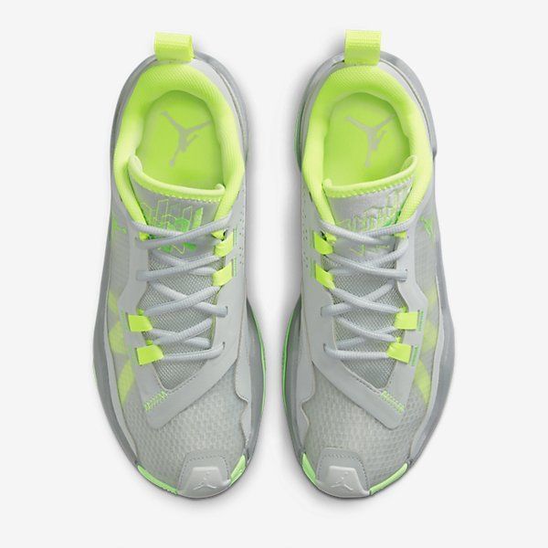 tenis jordan westbrook one take rage green