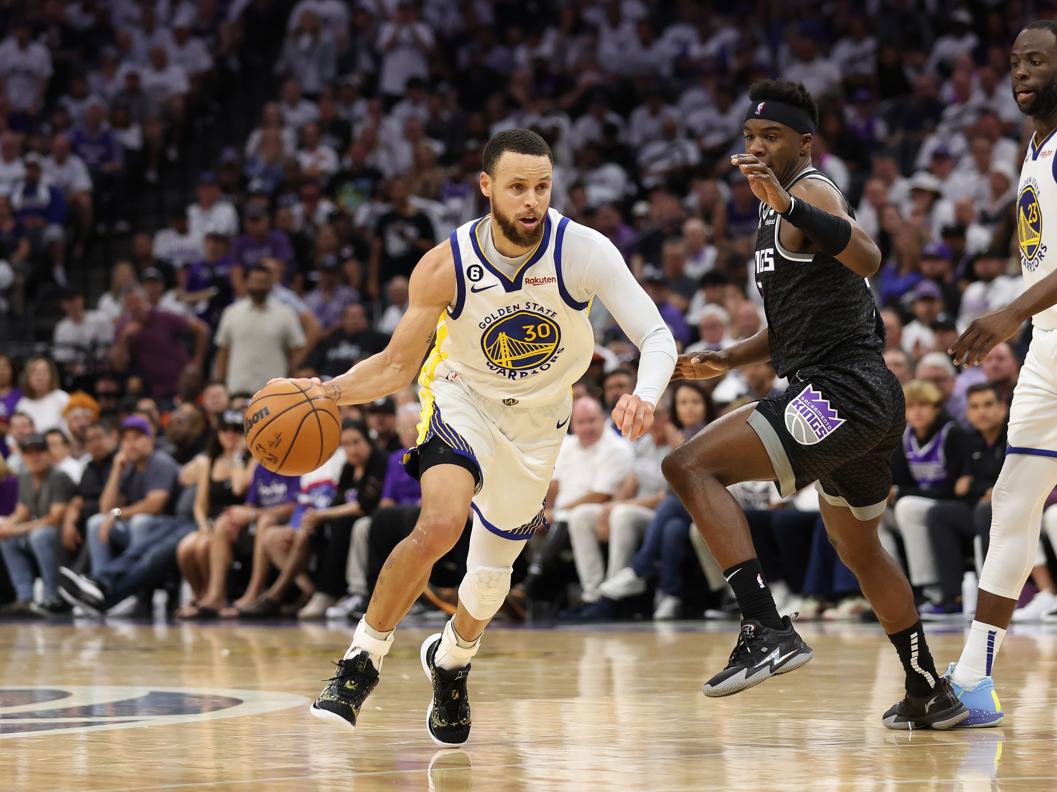 Steph Curry in action during Golden State Warriors v Sacramento Kings - Game Seven