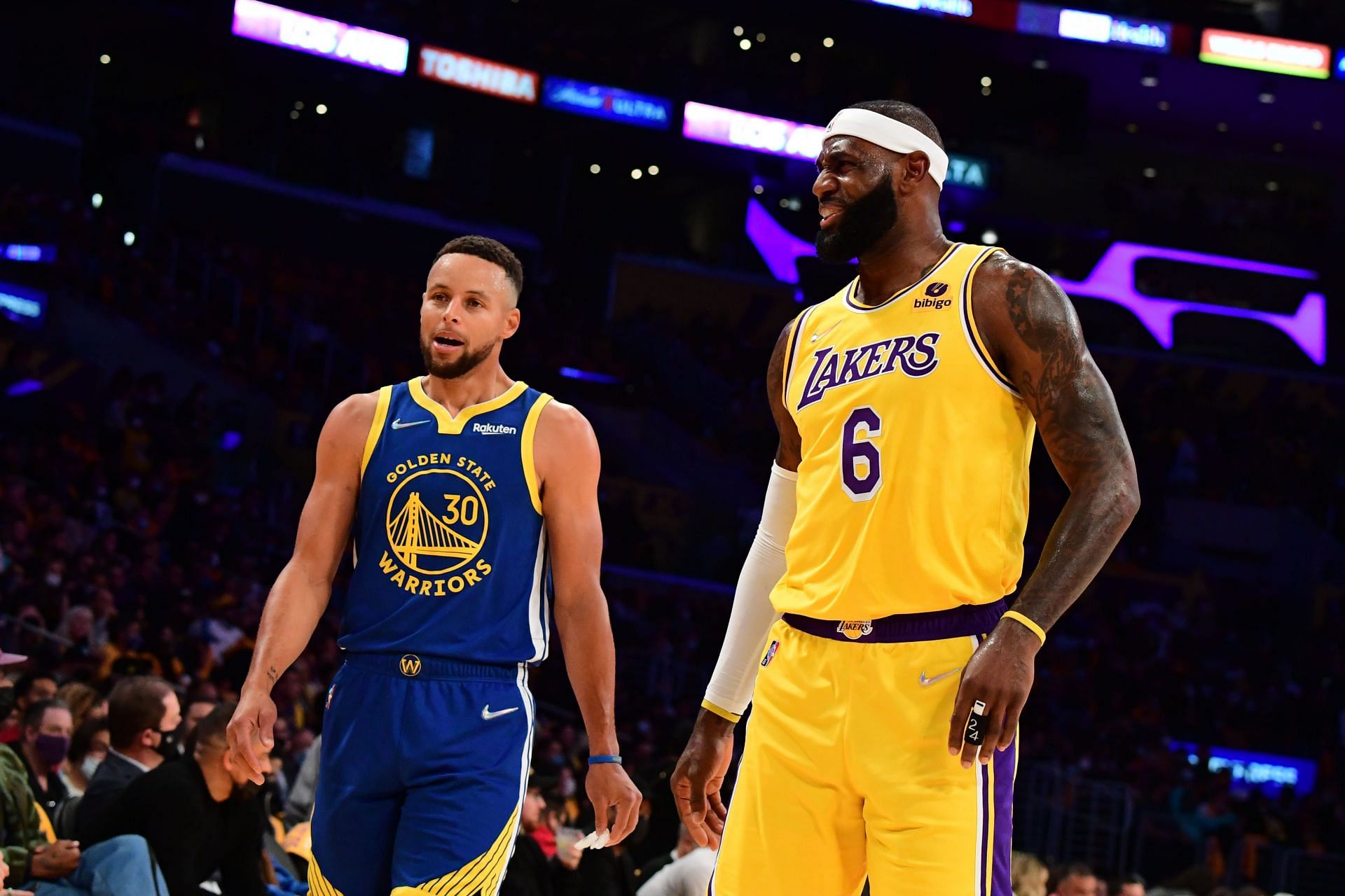 Stephen Curry of the Golden State Warriors and LeBron James of the Los Angeles Lakers