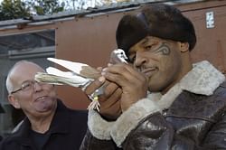 Did Mike Tyson have a 20-inch neck? Watch the boxing legend do a brutal exercise as an 18-year-old