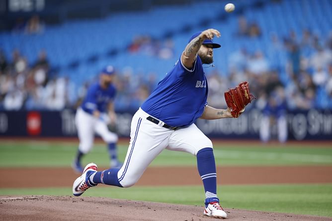 MLB podcaster puzzled by Blue Jays pitcher Alek Manoah's struggles this season: "Seem to lack the intensity and attack"