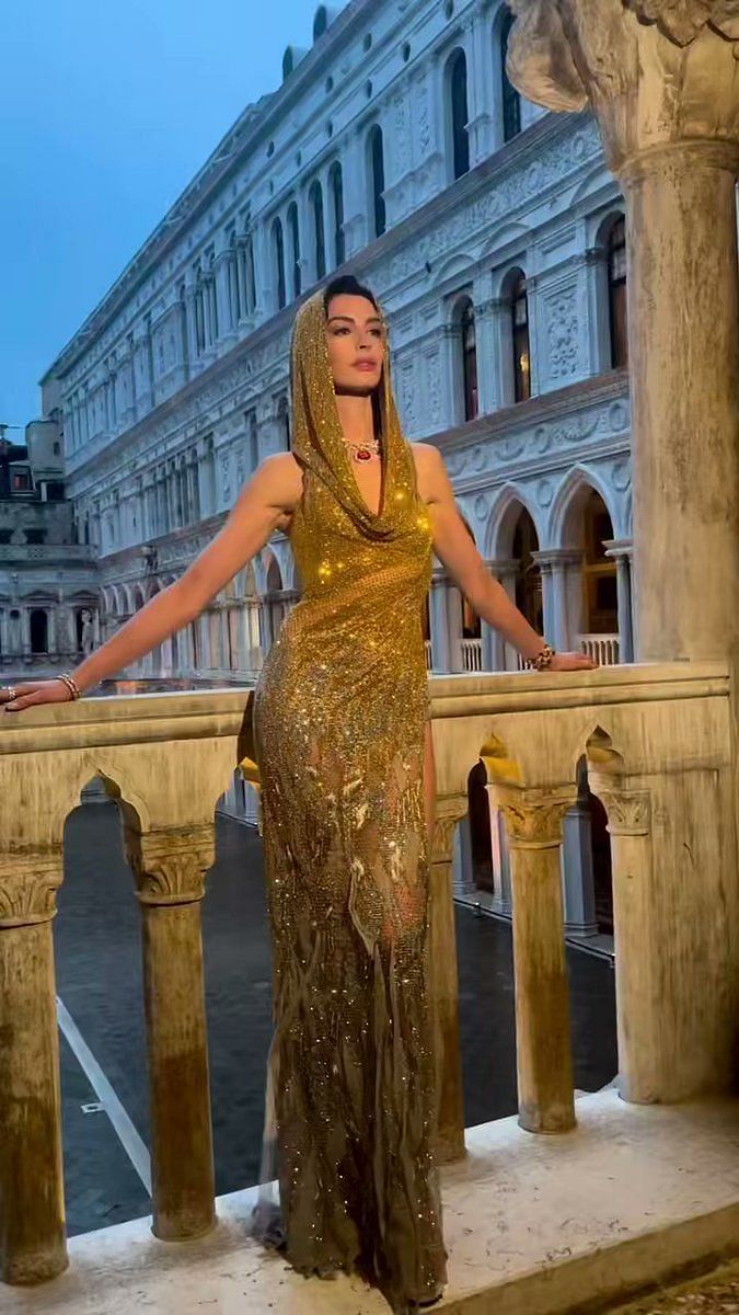 Bulgari on X: Bulgari's Global Brand Ambassador Lisa journeys to Rome to  explore the world of Bulgari — stopping off at the Maison's luxurious  boutique. #Bulgari #Lisa #LaLisa #Roma  / X