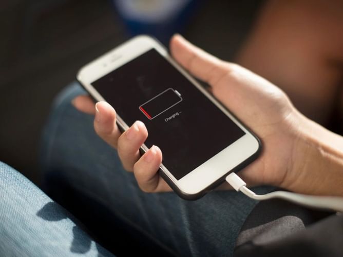 iOS 16.5 "battery draining fast" error on iPhone: Possible fixes, how to detect, and more