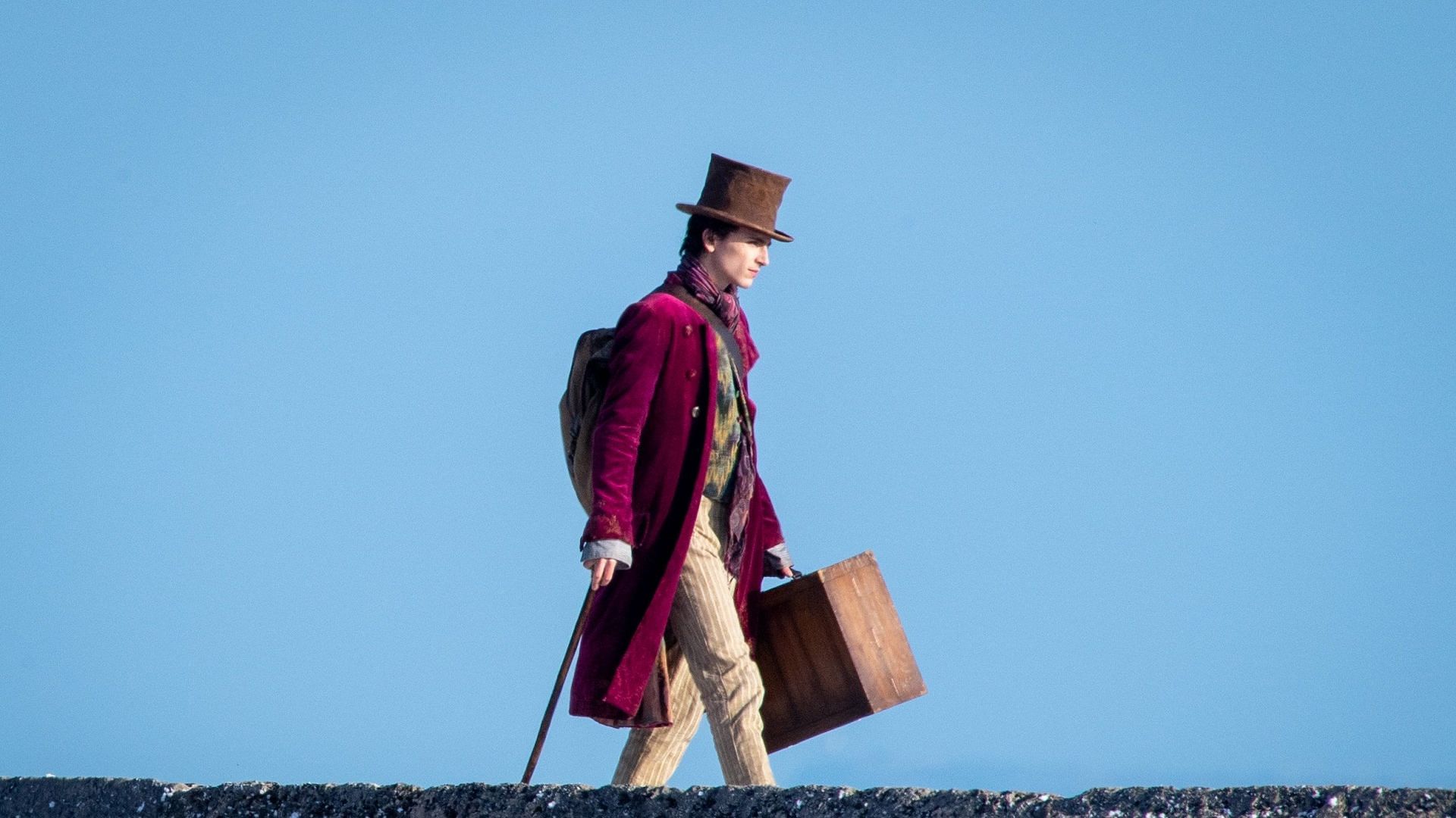 Timoth&eacute;e Chalamet as Willy Wonka on the sets of Wonka (Image via Getty)