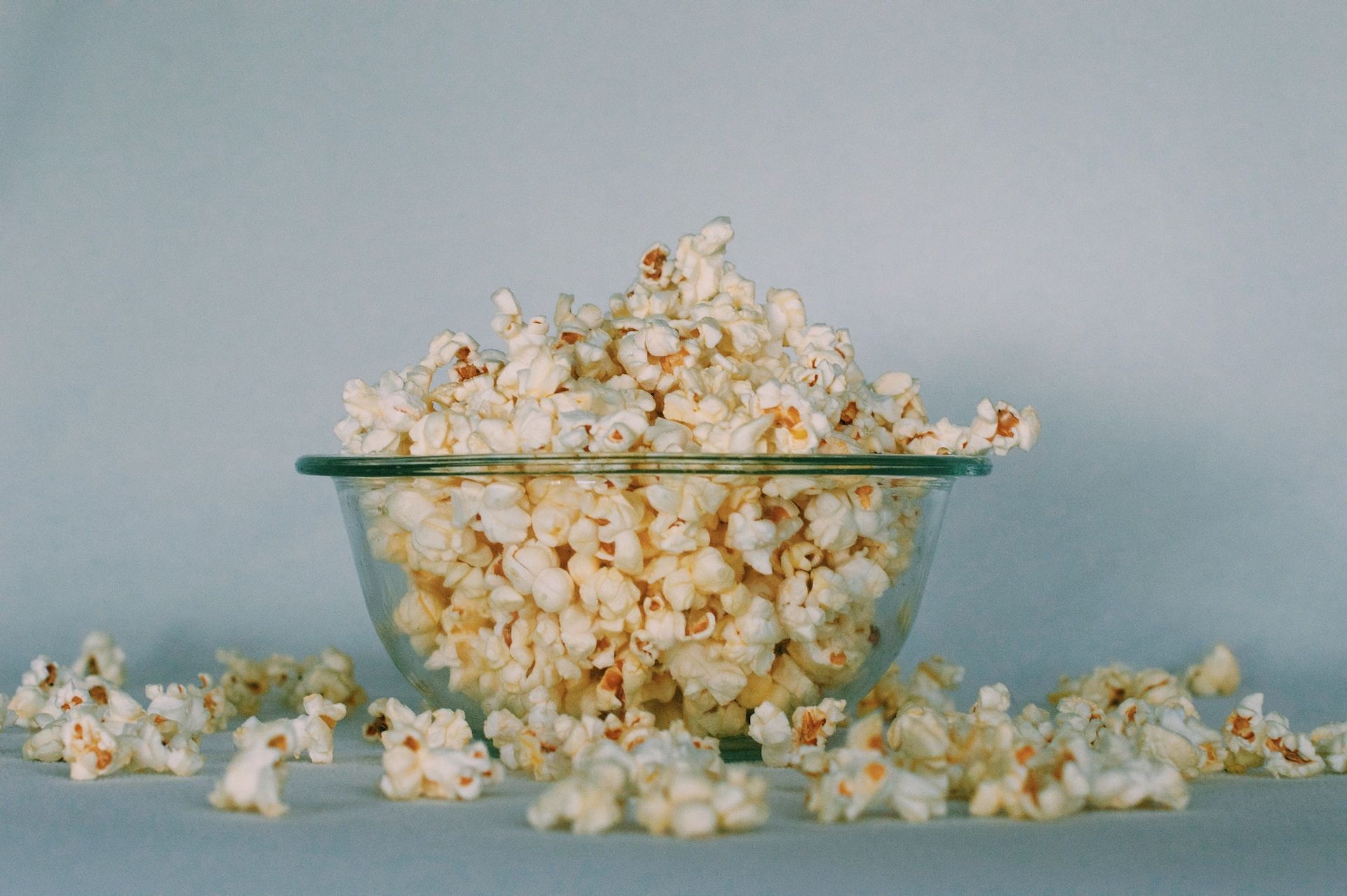 Popcorn (Photo by Georgia Vagim on Unsplash)
