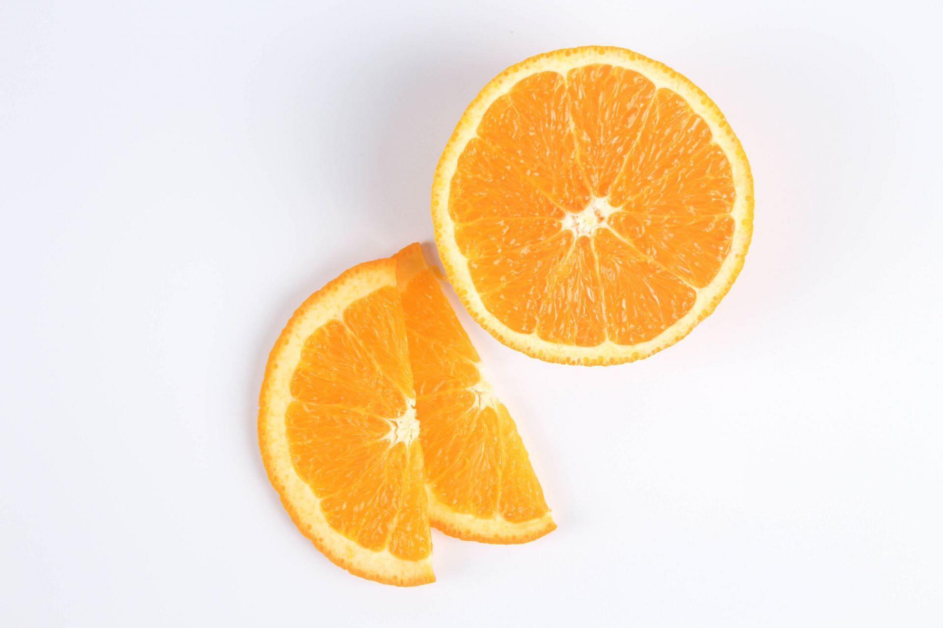 Oranges provide Vitamin C and calcium. (Image via Unsplash/Chang Duong)
