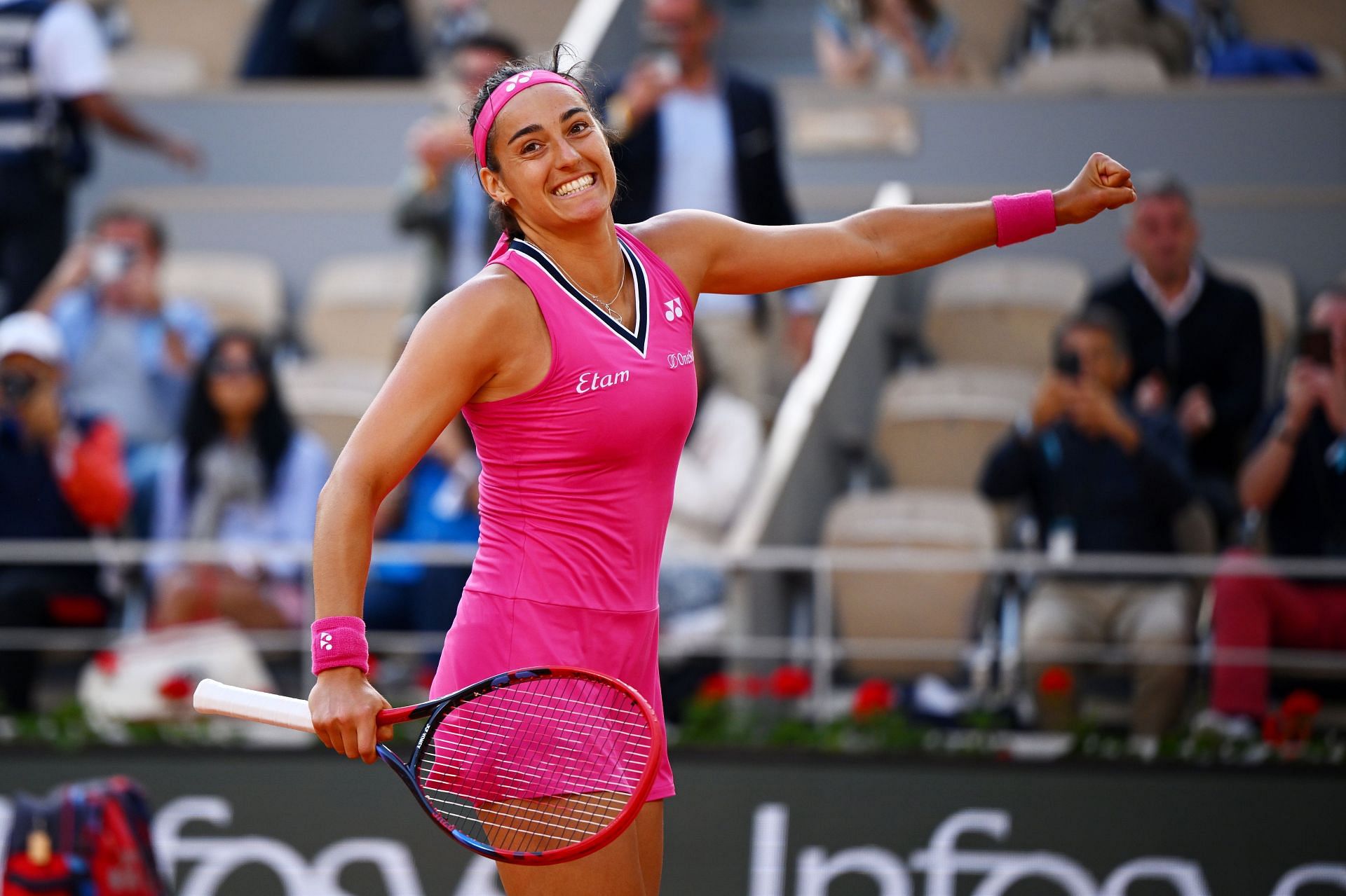 Caroline Garcia through to the second round at the 2023 French Open