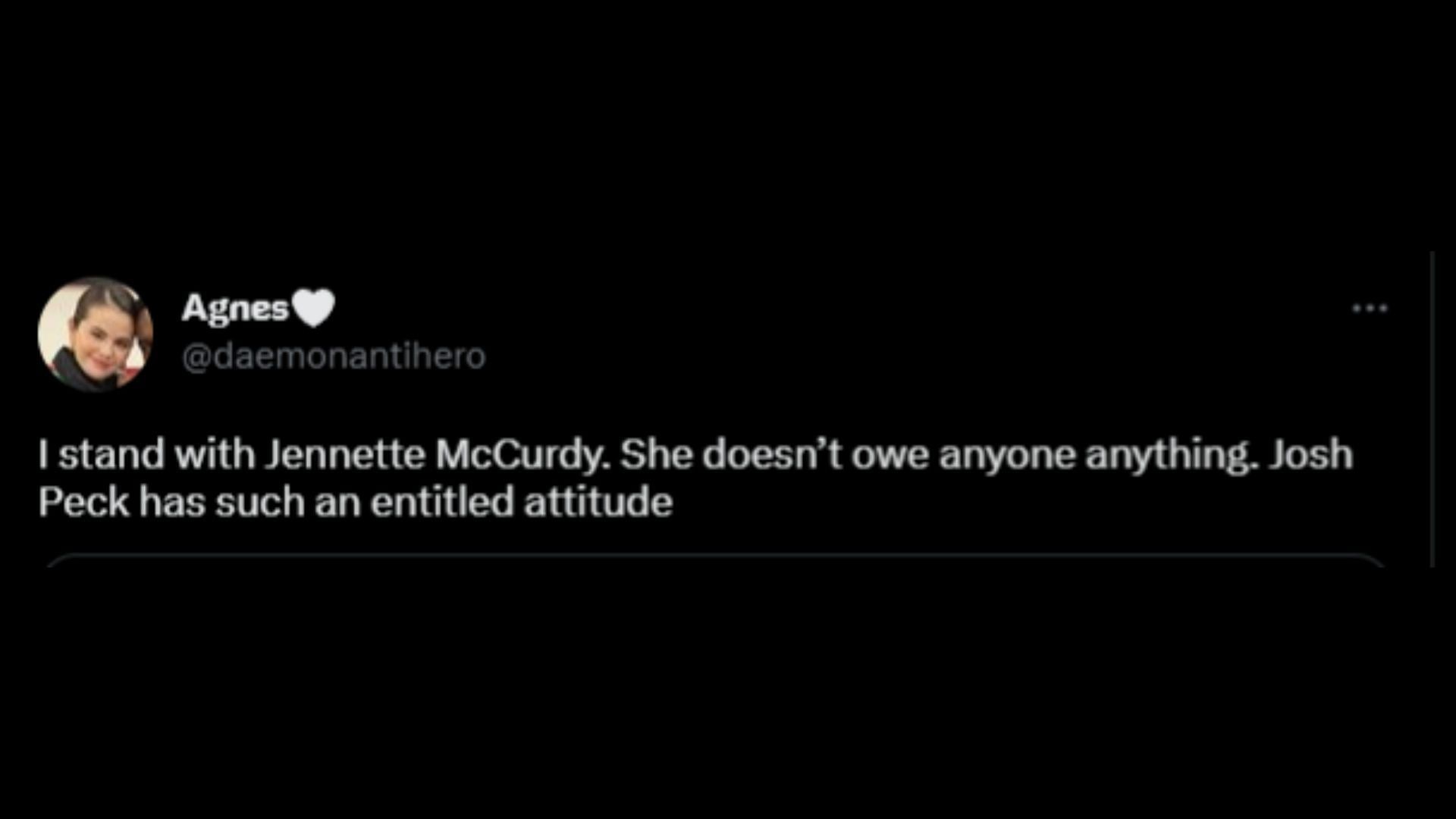 Screenshot of a Twitter user reacting to Peck&#039;s comments on McCurdy. (Image via @PopCrave/Twitter)