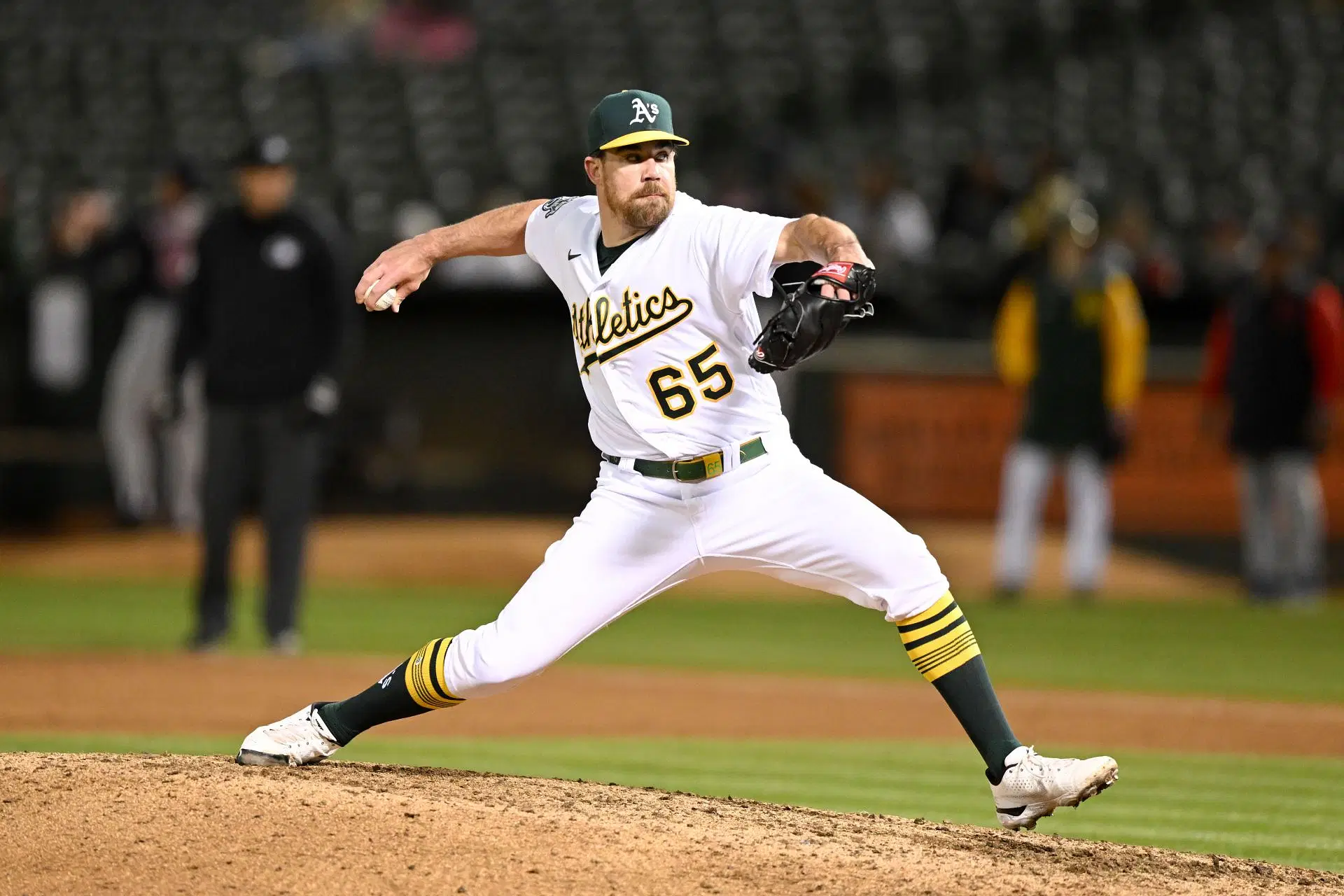 A's add hard-throwing reliever Trevor May from New York Mets