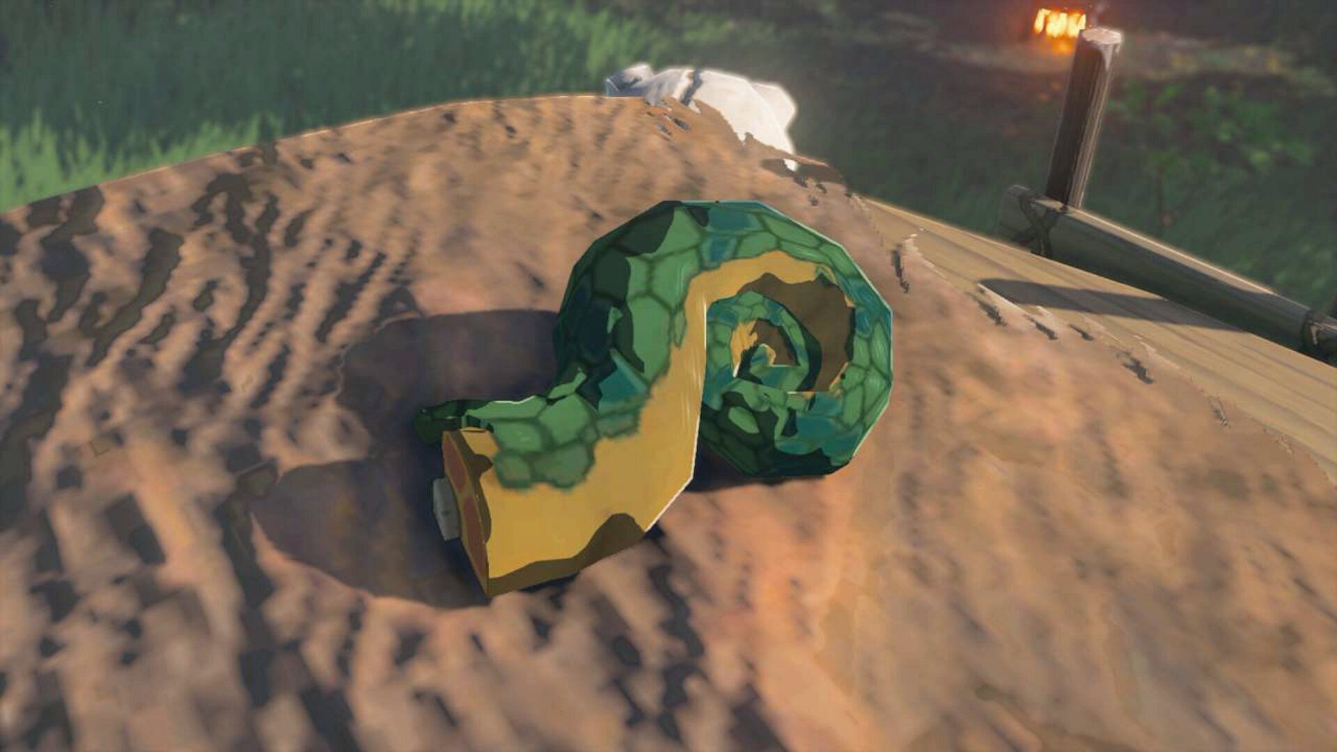 You can attach Lizalfos Tail to any weapon to create a whip (Image via Nintendo)