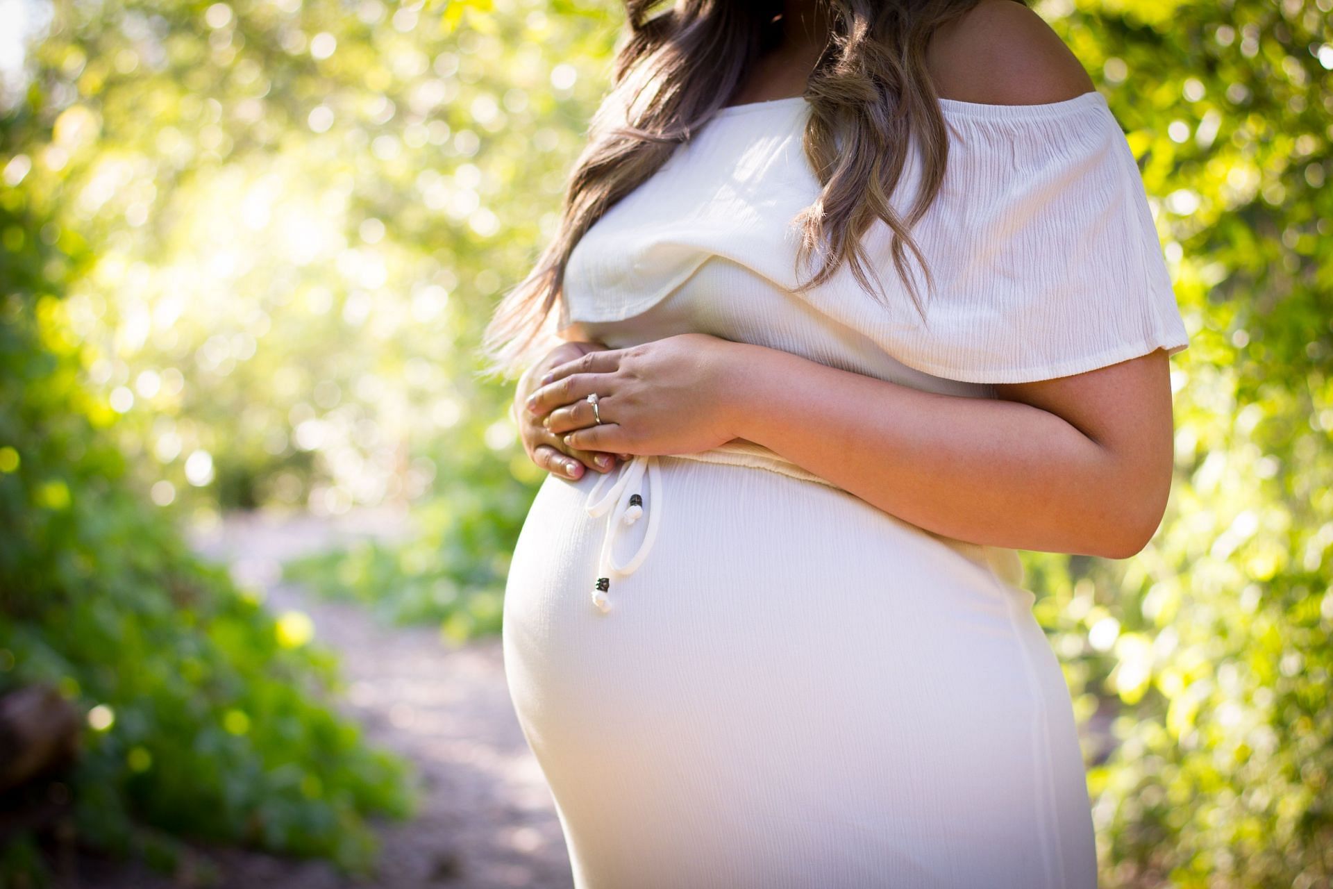 Some pregnant women may also experience frequent urination. (Image via Unsplash/ Ryan Franco)