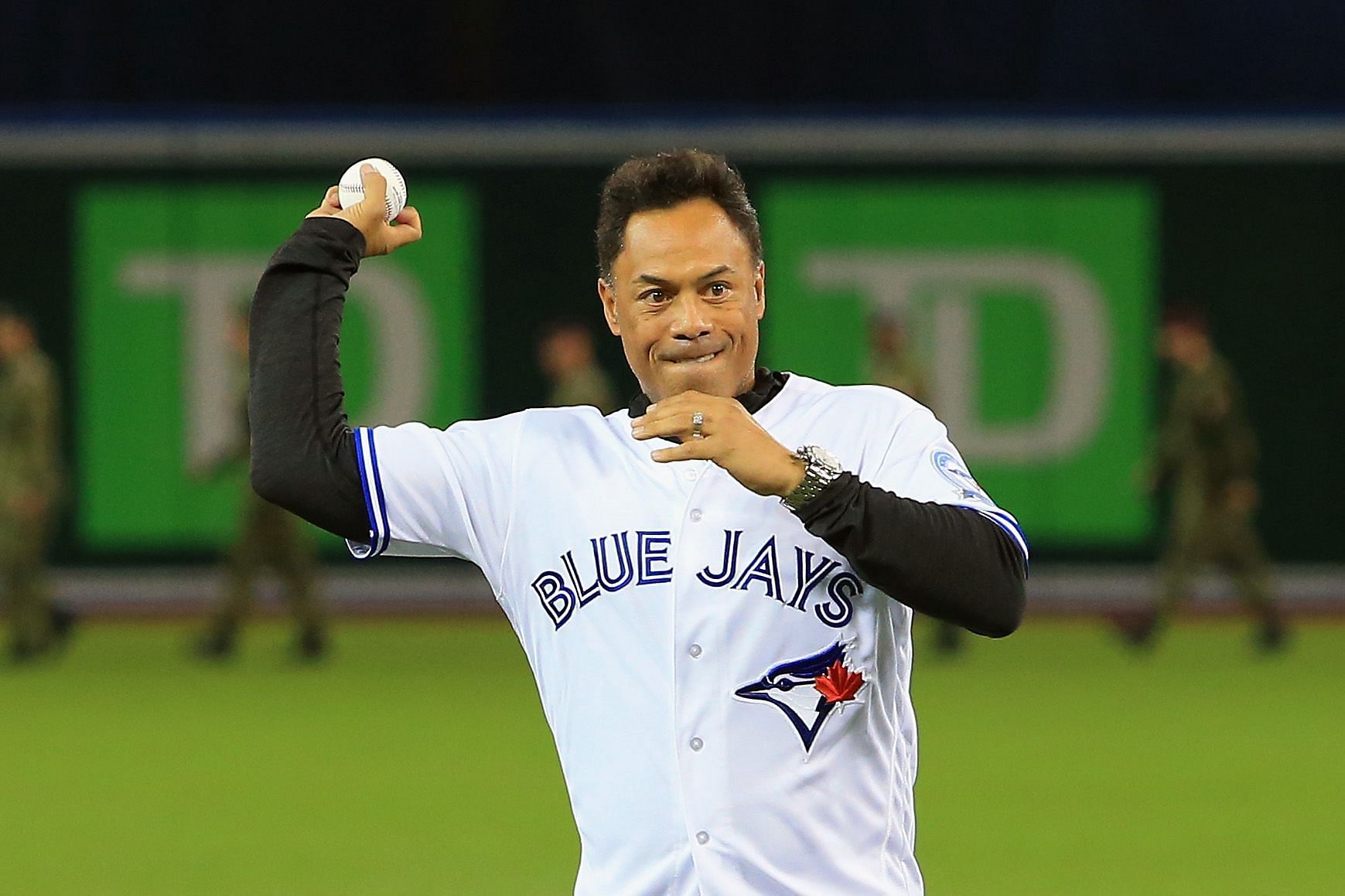 Wild Card Game - Baltimore Orioles v Toronto Blue Jays TORONTO, ON - OCTOBER 04: Former Major League Baseball player Roberto Alomar throws out the ceremonial first pitch prior to the American League Wild Card game between the Toronto Blue Jays and the Baltimore Orioles at Rogers Centre on October 4, 2016 in Toronto, Canada. (Photo by Vaughn Ridley/Getty Images)