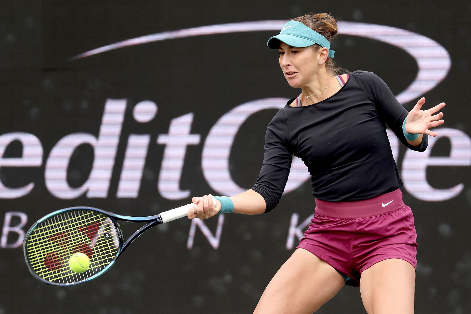 Belinda Bencic at the 2022 Credit One Charleston Open.