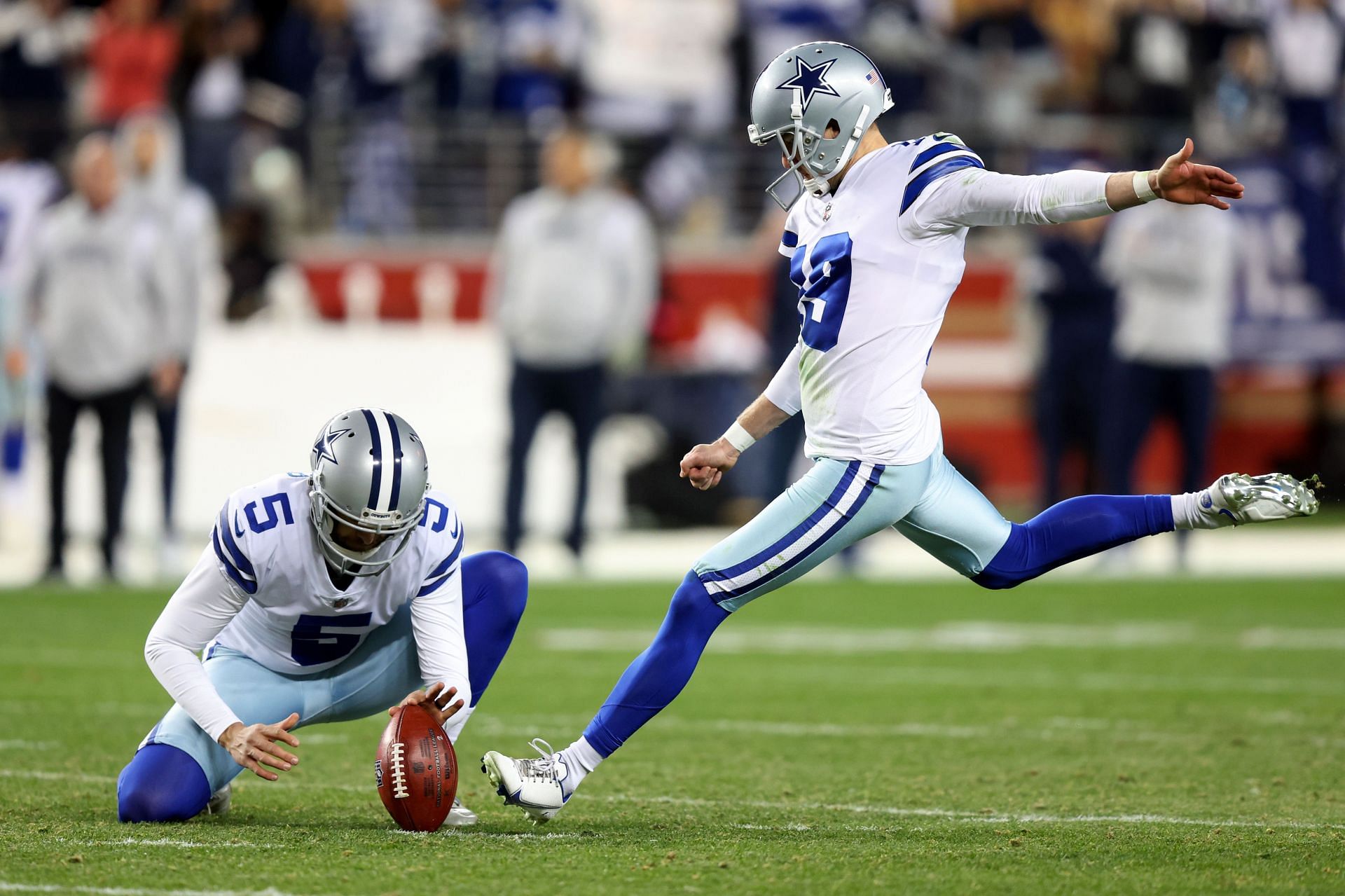 Dallas Cowboys will consider 'anybody else on Earth' for kicker