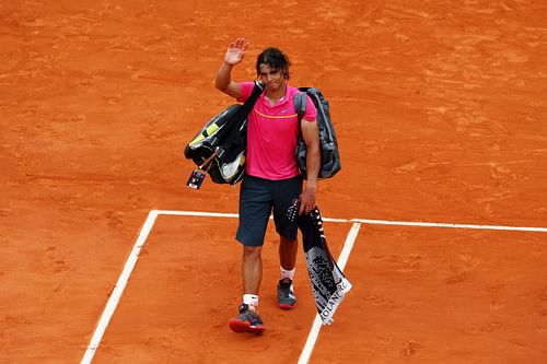 Rafael Nadal waves to the crowd after losing to Robin Soderling at the 2009 French Open.