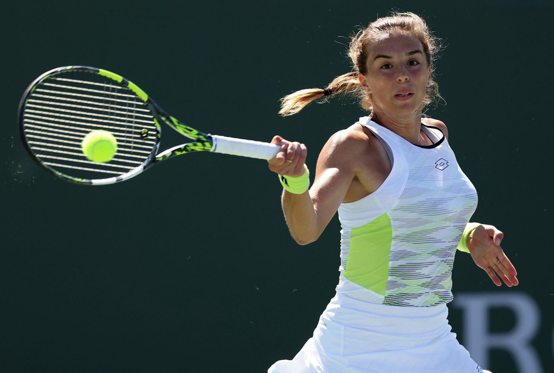 Lucia Bronzetti in action at the BNP Paribas Open