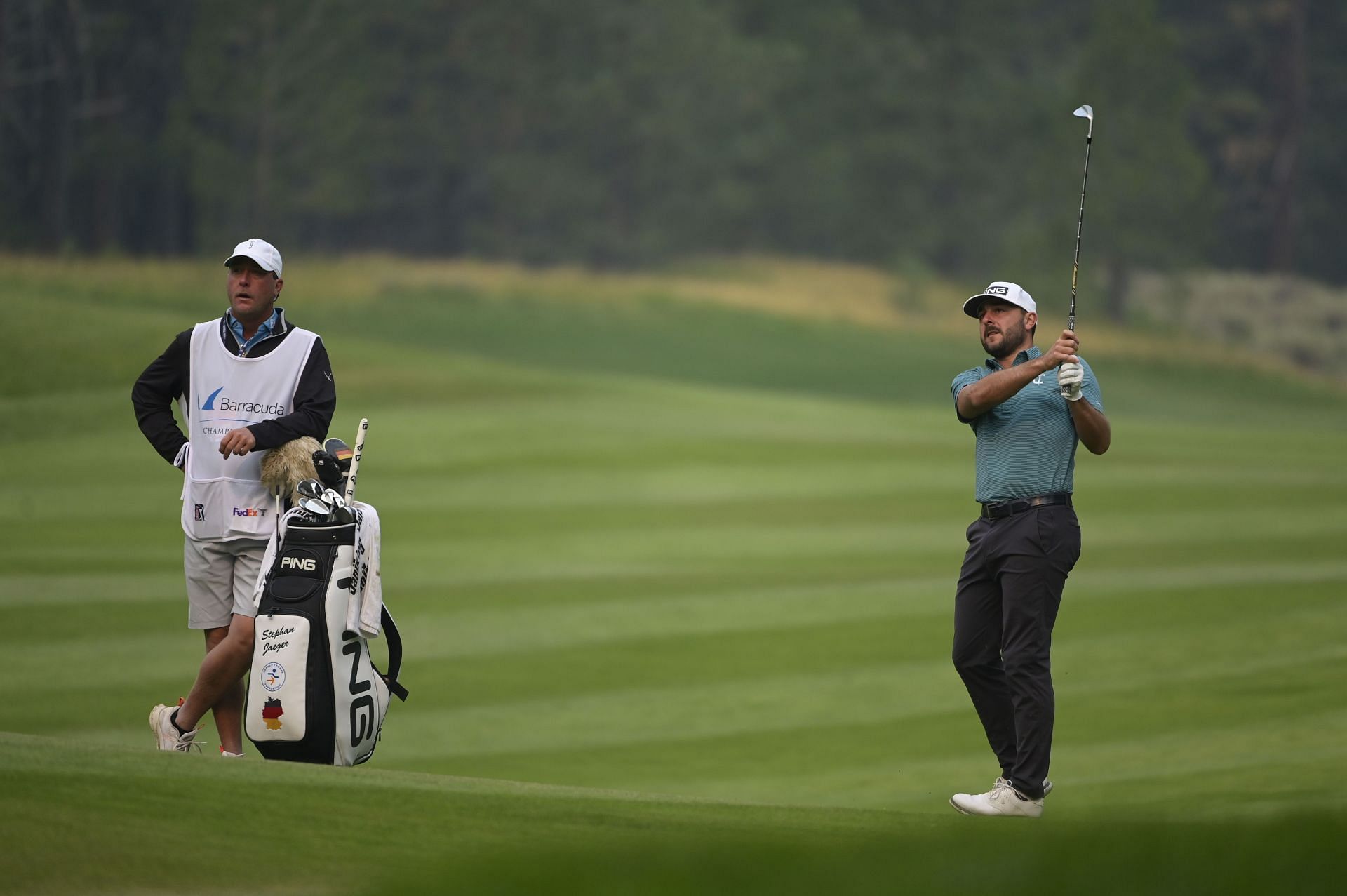 Stephan Jaeger with his caddie (Image via Getty)