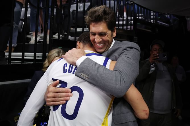 "Forever grateful for you as a friend"- Steph Curry gives a heartfelt tribute to departing Warriors GM Bob Myers