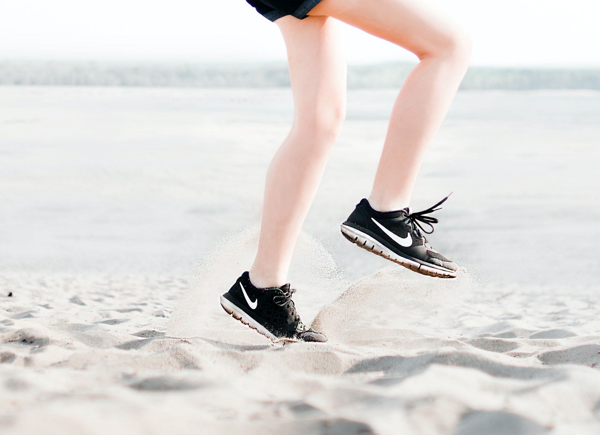 Mobility exercises strengthen the entire leg muscles. (Photo via Pexels/Dominika Roseclay)