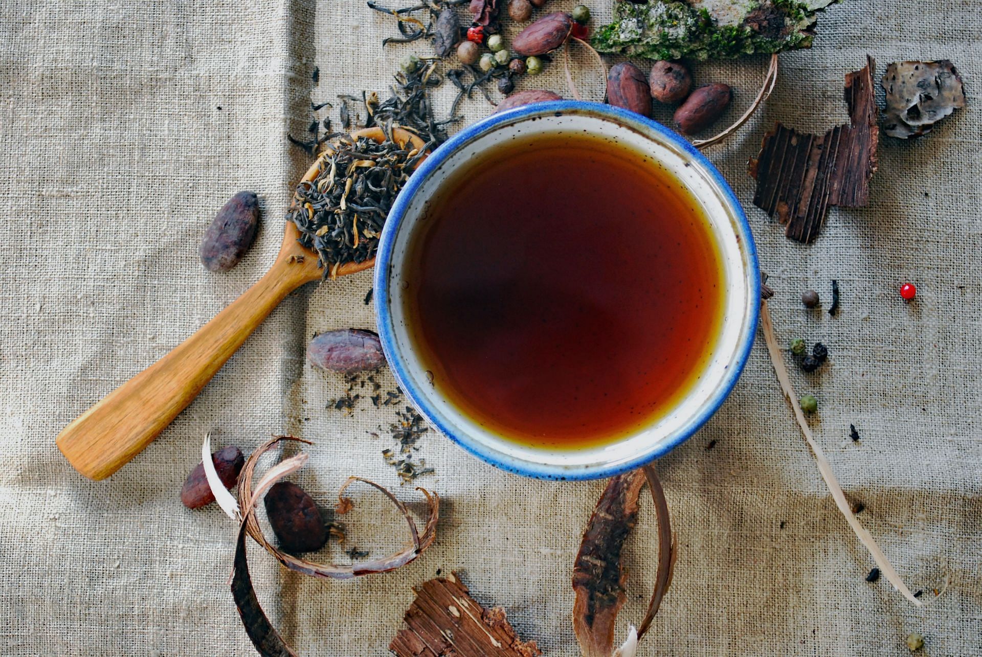 Herbal teas help to ease constipation. (Image via Unsplash/ Drew Jemmett)