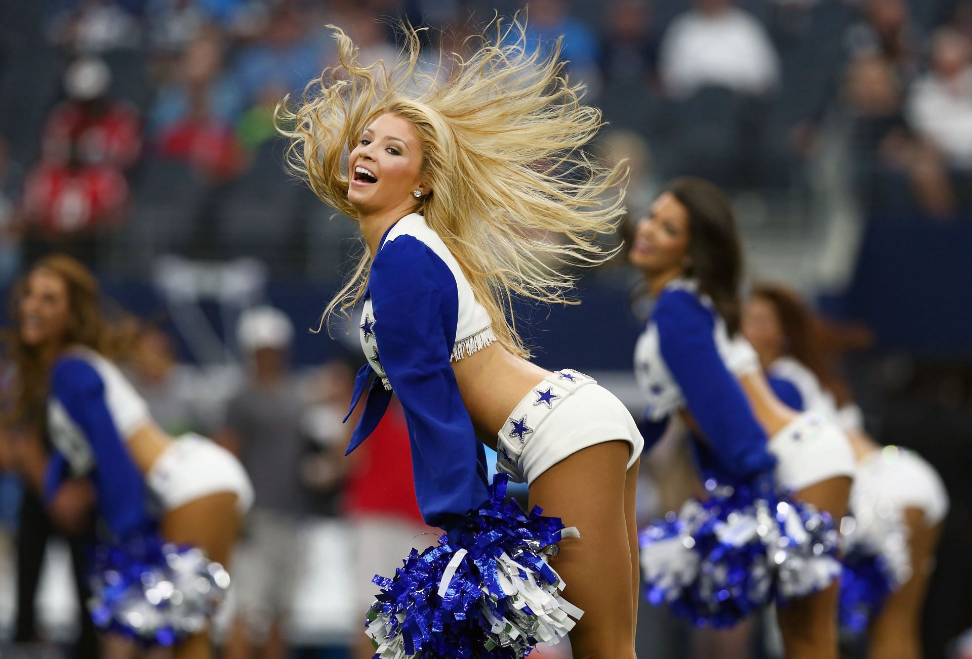 How much do NFL cheerleaders make? All you need to know about average