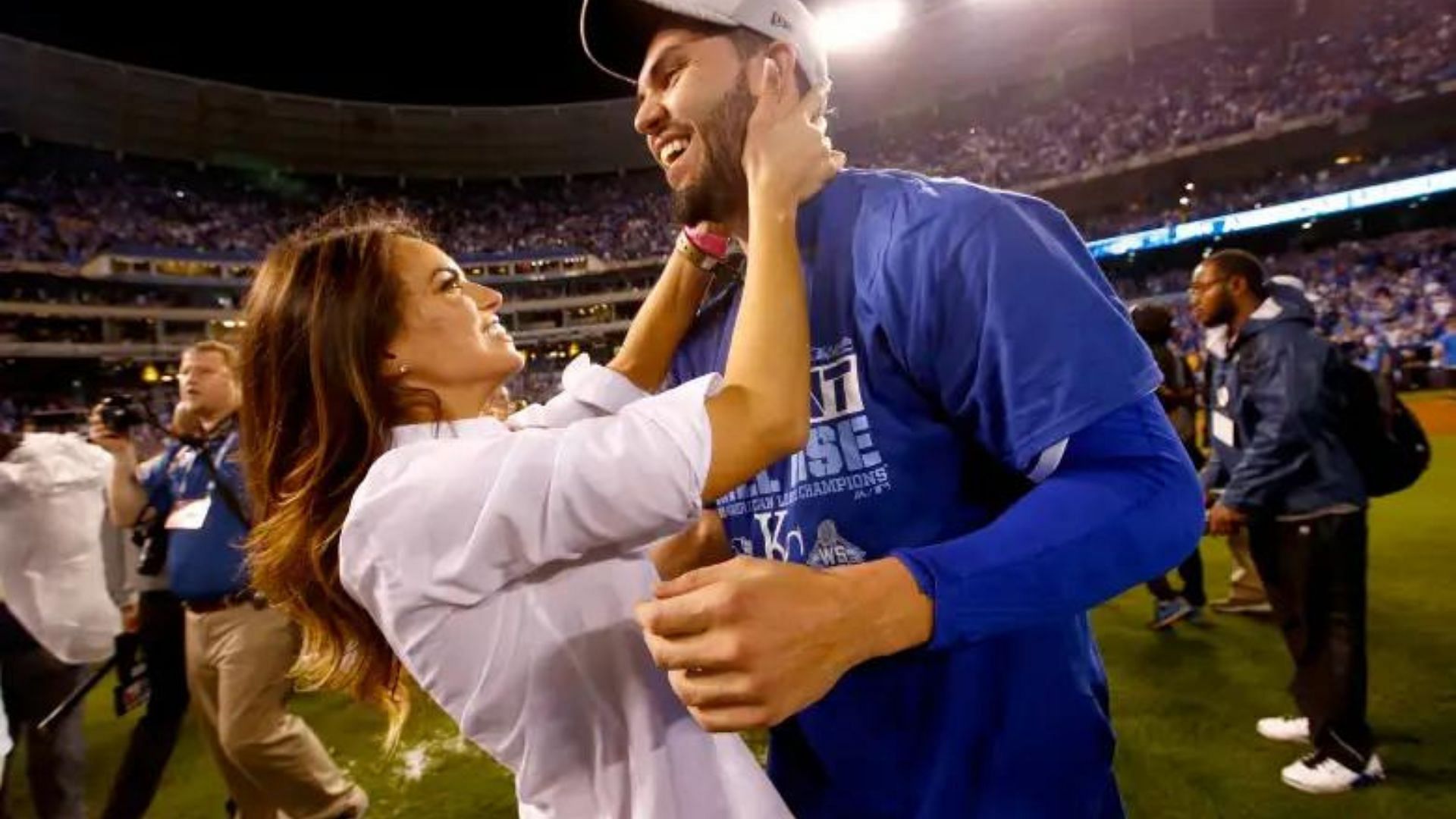 Padres' Eric Hosmer, girlfriend Kacie McDonnell get engaged