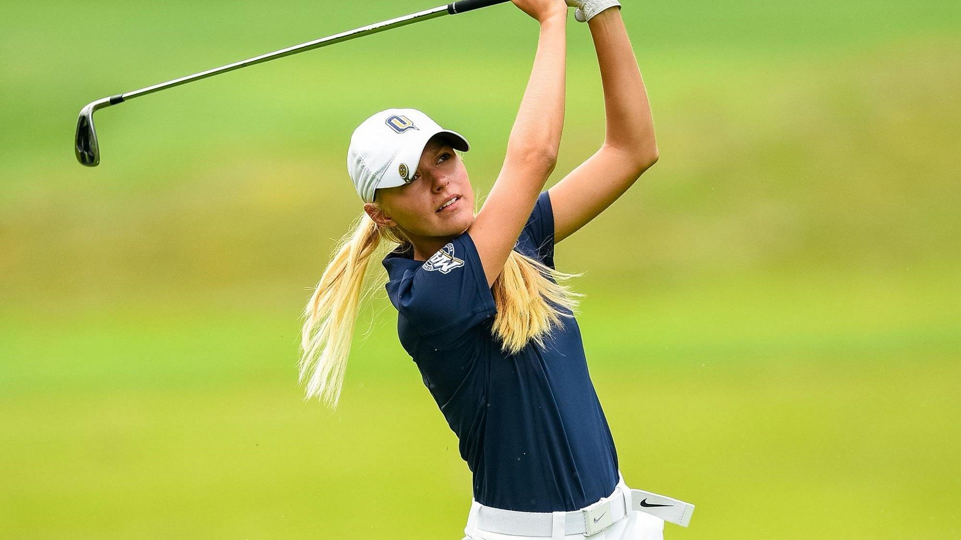 Julia Kemmling during her college golfer career at the Quinnipiac University. (Image via gobobcats.com).