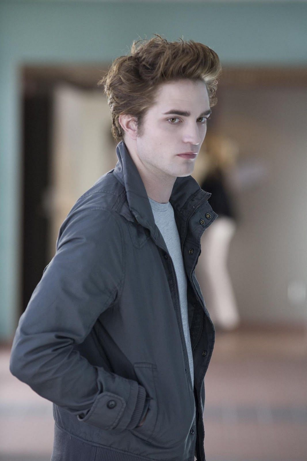 How Old Was Robert Pattinson In Twilight?