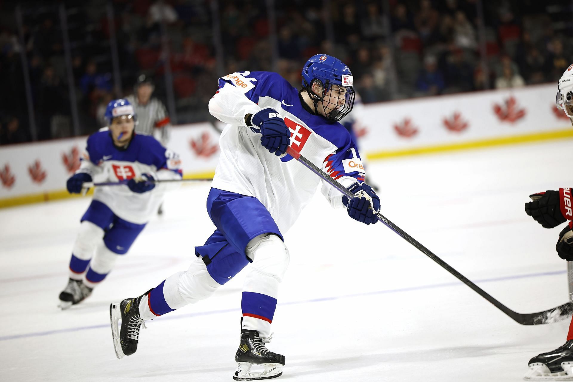 Photo of Slovensko vs Kazachstan: Ako sledovať skupinu B, živé vysielanie, zoznam kanálov a ďalšie