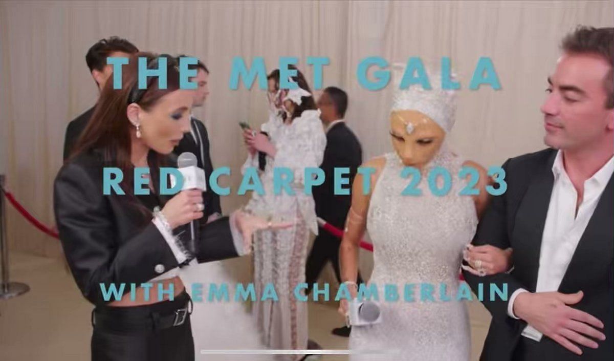 Doja Cat makes Emma Chamberlain uncomfortable as she MEOWS during Met Gala  interview - Mirror Online