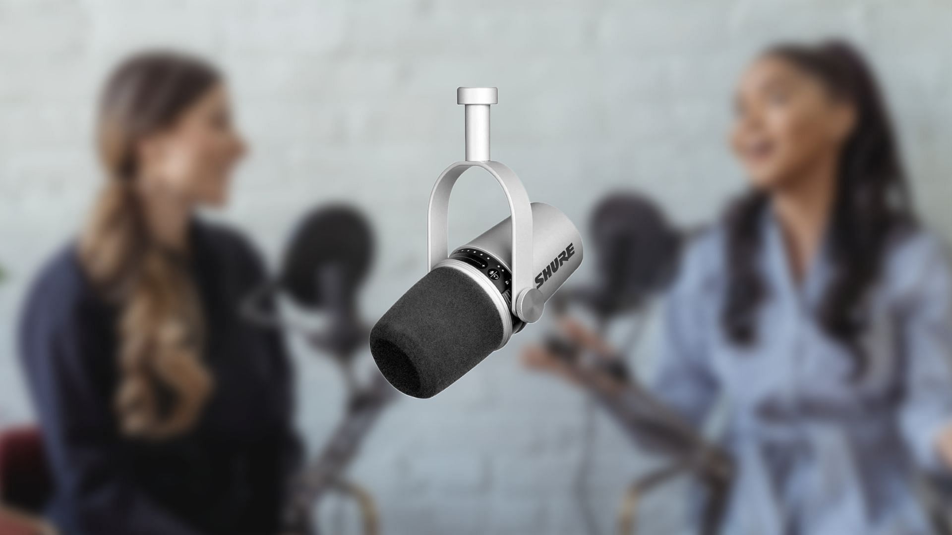 5 best podcasting microphones for quality audio(Image via Sportskeeda)